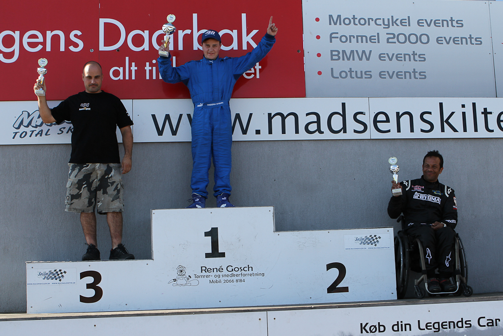 En første plads i første løb. Nu skal der testes på Jyllands Ringen i håb om flere pokaler.
(Foto: Motorsporten.dk)